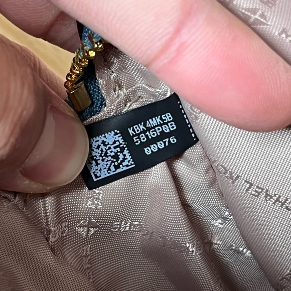 🌼Michael Kors Purse - Picture 10 of 12